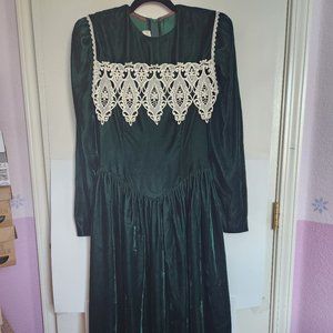 Jessica McClintock Gunne Sax 70s 80s Green Velvet Dress Lace Trim Collar Size 9